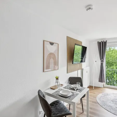 Go2Cozy Apartments - Quiet Central Studio, Free Parking Apartment