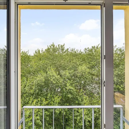 Go2Cozy Apartments - Quiet Central Studio, Free Parking Apartment *