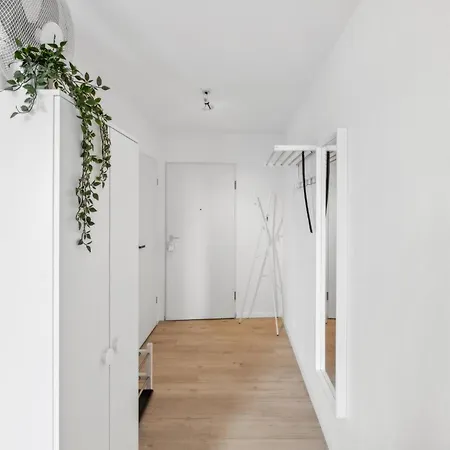 Apartment Go2Cozy Apartments - Quiet Central Studio, Free Parking